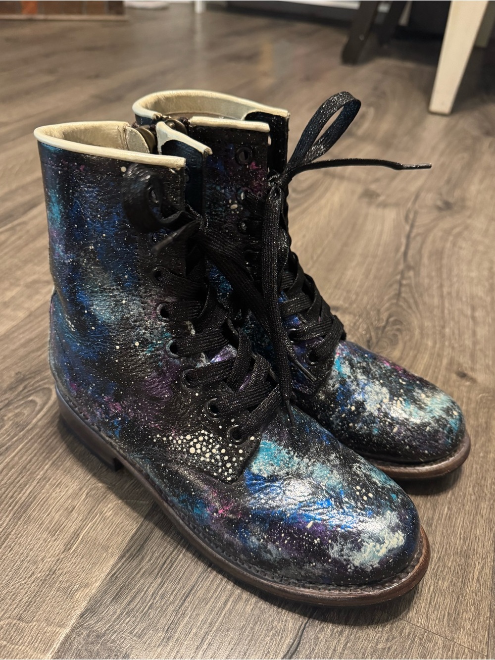 Hand Painted - Picture 2 of 13